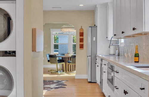Mission Hills Maison | Uptown San Diego | Sauna | Updated and bright
