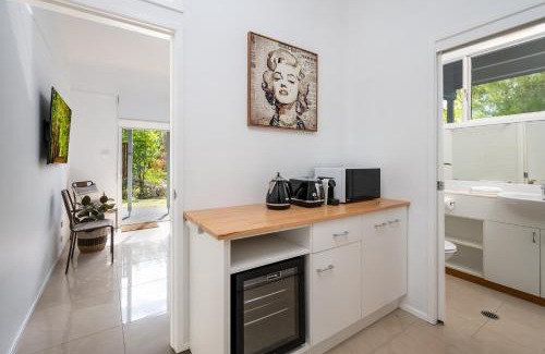Bomaderry Maison | URALLA STUDIO - South Coast - Private Guest Suite
