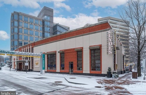 Friendship Village Copropriété | Urban, 1 Bedroom Unit in Downtown Chevy Chase MD, for minimum 6 months rent term