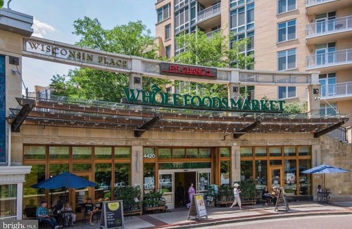 Friendship Village Copropriété | Urban, 1 Bedroom Unit in Downtown Chevy Chase MD, for minimum 6 months rent term