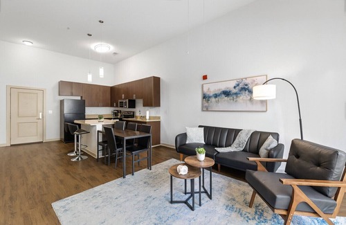 Five Points South Appartement | Urban 1BR Apartment | Prime Location