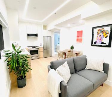 Upper Beaches Appartement | Urban 2-bed apartment in the Beaches