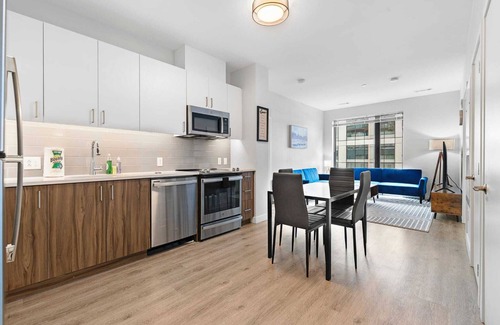 Assembly Square Appartement | Urban 2BR/2BA Condo in Assembly Row stylish Décor