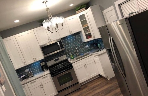 Little Village Appartement | Urban Coach Casa * parking * 10 min to downtown