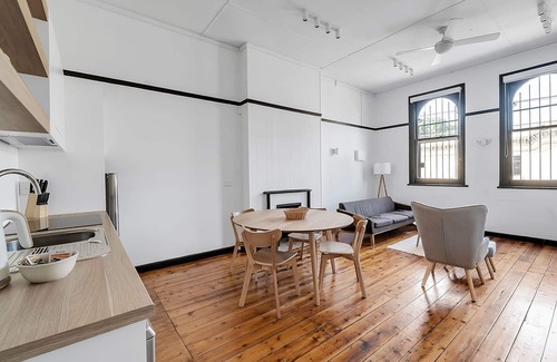 Redfern Appartement | Stylish Stay in Redfern Central & Convenient