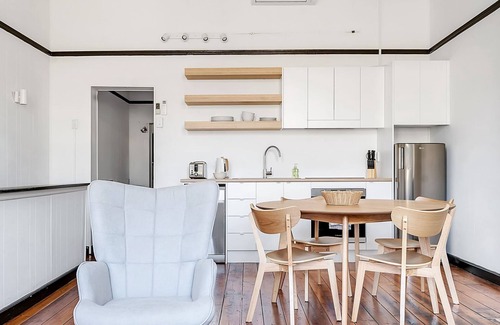 Redfern Appartement | Stylish Stay in Redfern Central & Convenient