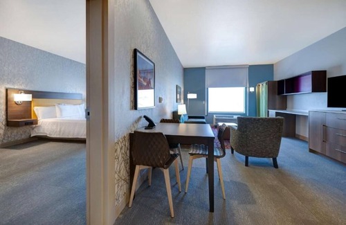 Centennial Hills Hôtel | Urban Elegance! Kitchen, Pool, Free Breakfast, Pets Allowed!
