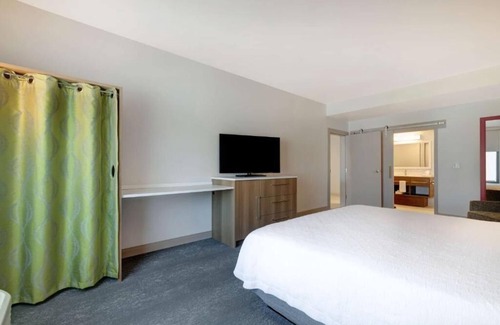 Centennial Hills Hôtel | Urban Elegance! Kitchen, Pool, Free Breakfast, Pets Allowed!