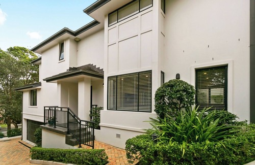 Lane Cove Maison | Urban Elegance: Luxe 3-Bedroom Home in Lane Cove