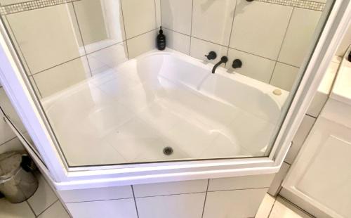 Newtown Maison | Urban Getaway Apartment Ipswich