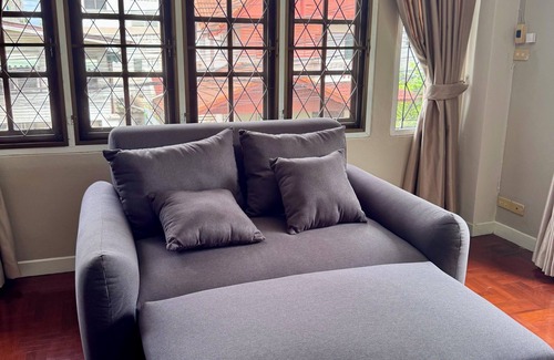 Wang Thonglang Maison | Urban Grace 5 Bedroom Spacious House Prime Location Near BTS Skytrain