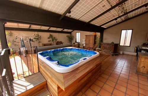 Guadalajara Maison | Urban Hacienda downtown, tranquil, spacious, jacuzzi