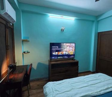 Chittaranjan Maison | Urban Haven-Relax in Style CR Park GK2