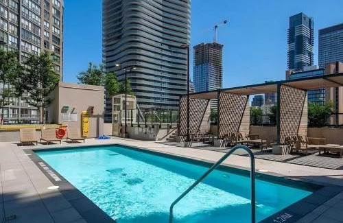 Bay Cloverhill Appartement | Urban Luxury in the Heart of Downtown Toronto