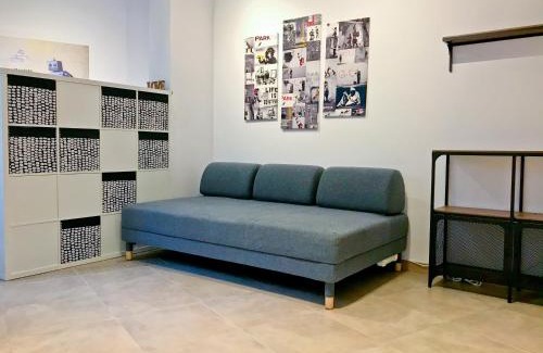 Vic - Remei Appartement | Urban Manesa city center apartment with private patio