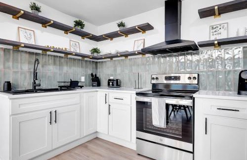 Seward Place Appartement | Urban Nest #5 Modern apartment steps to Proctors