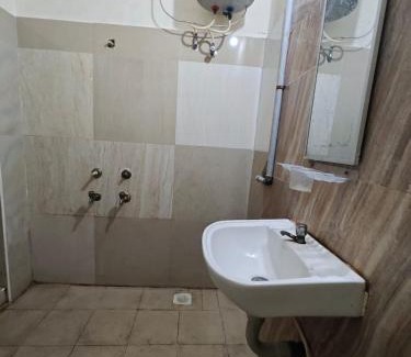 Thoraipakkam Hôtel | Urban Nest Roomz - Thoraipakkam OMR
