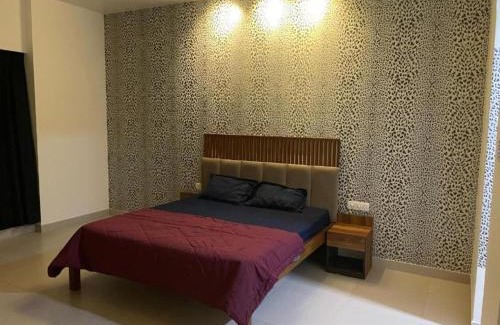 Hadapsar Maison | Urban Nest - Viman Nagar- 1 km from Airport