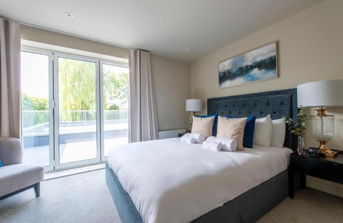 Chigwell Appartement | Urban Oasis 2BR, 2BA Chigwell Apartment