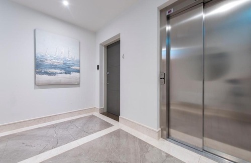 Chigwell Appartement | Urban Oasis 2BR, 2BA Chigwell Apartment