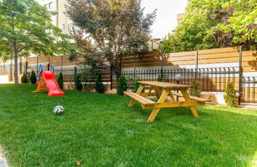 Kalamaria Villa | Urban Oasis - Heated Pool Villa in Thessaloniki