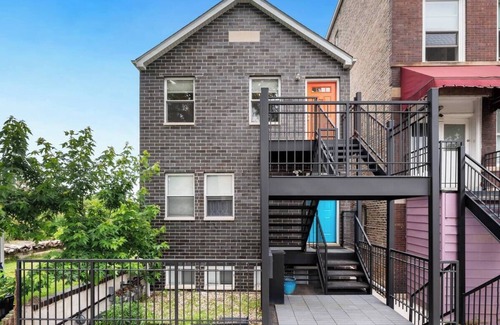 Lower West Side Maison | Urban Oasis in Heart of Chicago