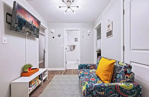 Lower West Side Maison | Urban Oasis in Heart of Chicago