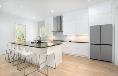 Old Fourth Ward Maison | Urban Oasis on Beltline. Jacuzzi, rooftop. Walk to restaurants and park