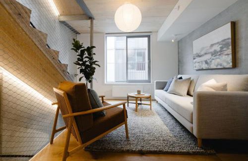 Te Aro Appartement | Urban Oasis - Spacious 3BR Townhouse w Terrace