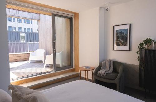 Te Aro Appartement | Urban Oasis - Spacious 3BR Townhouse w Terrace