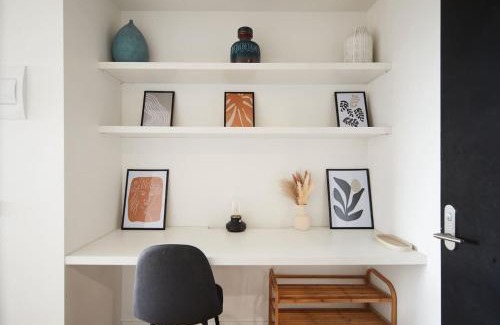 Brunswick East Appartement | Urban Rendezvous - Where Productivity Meets Play