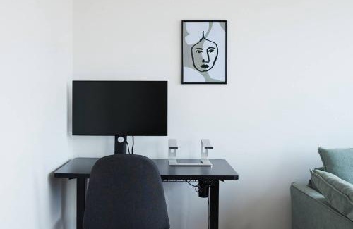Brunswick East Appartement | Urban Rendezvous - Where Productivity Meets Play