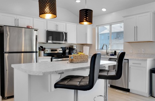 North Central Omaha Maison | Urban Retreat: Family house Minutes from Downtown & Lake Cunningham