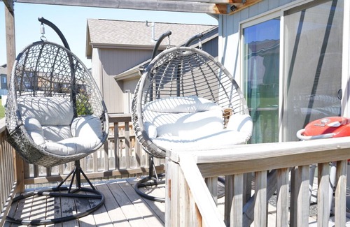 North Central Omaha Maison | Urban Retreat: Family house Minutes from Downtown & Lake Cunningham