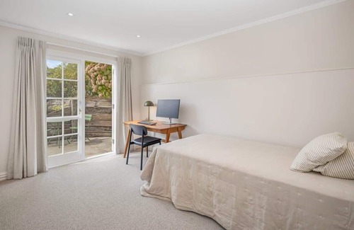 Newtown Maison | Urban Retreat Private and Quiet Home on Hanson St