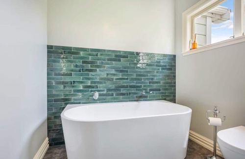 Newtown Maison | Urban Retreat Private and Quiet Home on Hanson St