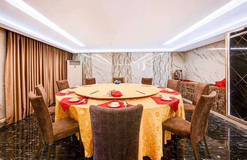 Din Daeng Maison | Urban Suite Escape Space Meets Comfort
