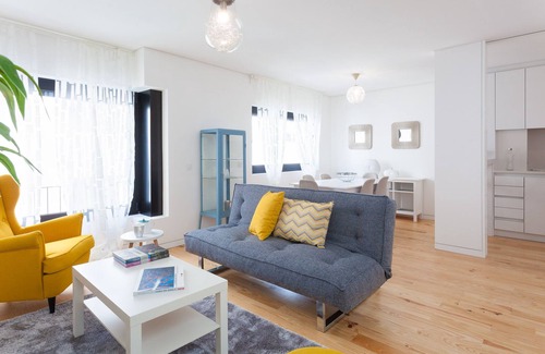 Lapa Appartement | VUE URBAINE MAISON DE VILLE ARRABID 4 NIVEAUX TERRASSE PRIVÉE & GARAGE POUR DEUX