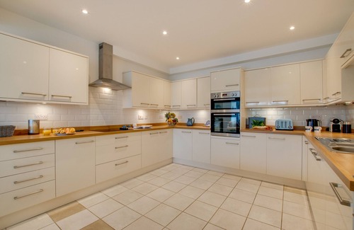 Little Petherick Maison | Urchins Peak - Quatre Chambres Maison, Couchages 8