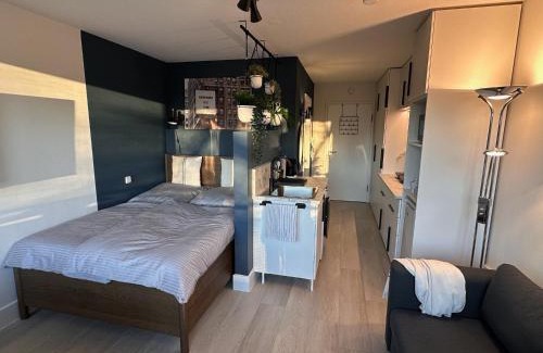 Erlenstegen Appartement | UrHOME 22 City, Airport, Messe, Auto-,Straßenbahn