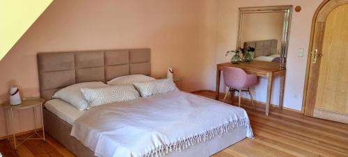 Walmsburg Appartement | Urlaubsnest Das Künstlerrefugium