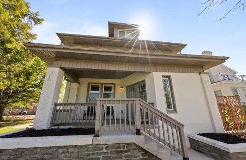Clintonville Appartement | Close to OSU Rooftop Patio Grill & Outdoor TV