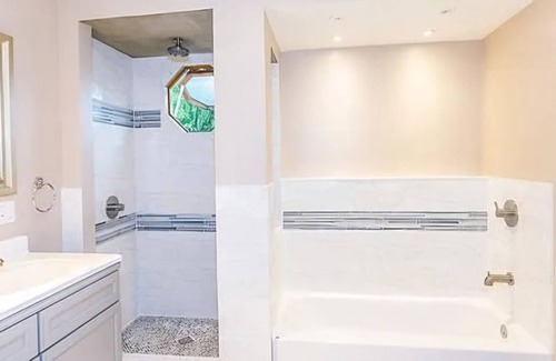 Bairdford Maison | US OPEN RENTAL- 3 bedroom- 10 mins from Oakmont Country Club