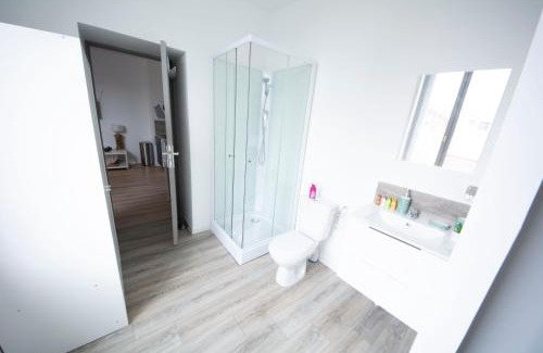 Saint-Quentin Appartement | !USHUIÄ! Superbe studio HOME STAGING en plein CENTRE-VILLE.