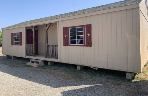 Dimmit County Cabine | Uvalde cabin. Comfortable quiet cabin 8 miles outside Carrizo Springs