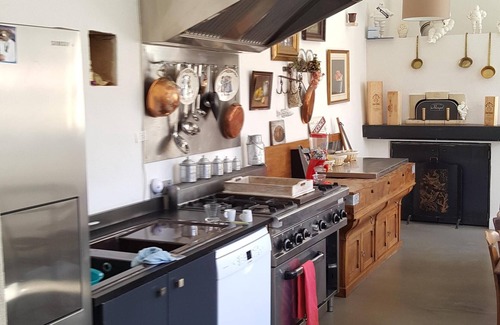 Pouzilhac Maison | UZES/Maison de caractère rénovée dans village, 16 couchages avec petite piscine
