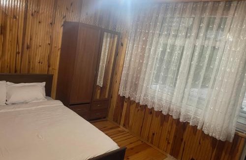 Caykara Appartement | UZUNGÖL Nehir kenarında Doğa içinde merkezi 3 yatak odalı Büyük SUİTE Daire