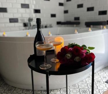 Vieux Malakoff Appartement | Vénus Love room Escapade romantique avec jacuzzi