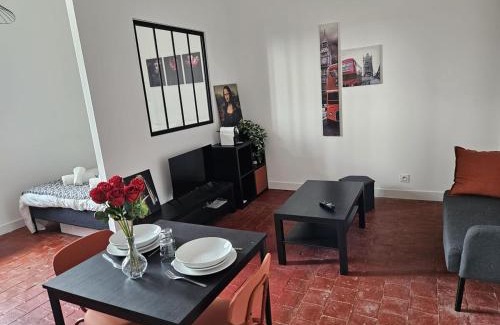 Beaupreau Appartement | V and Vendetta - Wifi fibre,Linge,Centre ville
