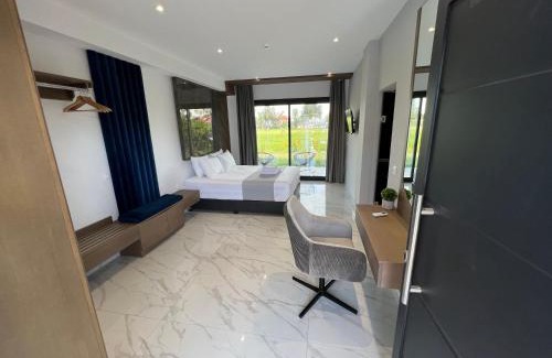 Pefkochori Maison | V luxury Suites